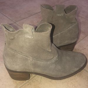 Carlos booties